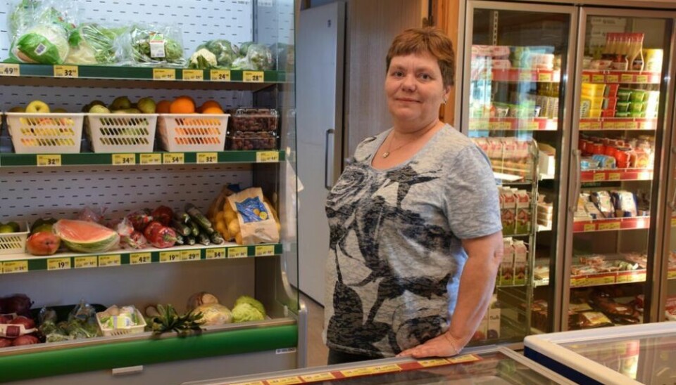 ØKER. Ann Kristin Olafsen driver Strøksnes handel. Hun overtok for et halvt år siden og kan melde om økende omsetning. ØKER. Ann Kristin Olafsen driver Strøksnes handel. Hun overtok for et halvt år siden og kan melde om økende omsetning. Foto: Eva S. Winther
