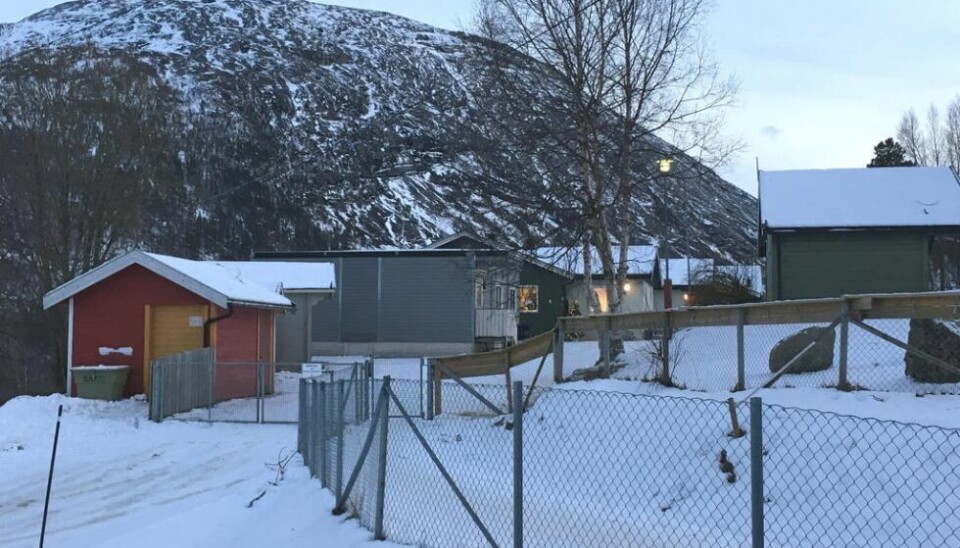 NOEN MÅ VENTE. På grunn av smittevernreglene, er det ikke kapasitet til å ta imot alle barna i Straumen barnehage ennå. NOEN MÅ VENTE. På grunn av smittevernreglene, er det ikke kapasitet til å ta imot alle barna i Straumen barnehage ennå. Foto: Eva S. Winther