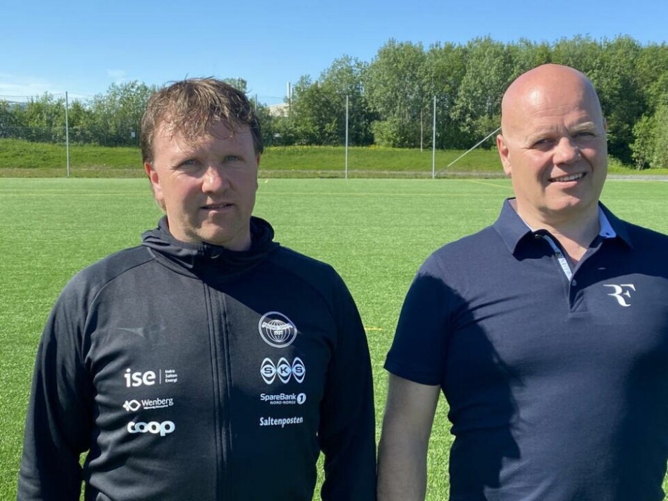 FOTBALLSKOLE. Tom Erik Lund i Fauske/Sprint og Ketil Skår hos Rørlegger’n gleder seg til å nok en gang kune ønske unge spillere velkommen til fotballskole uka før skolestart. FOTBALLSKOLE. Tom Erik Lund i Fauske/Sprint og Ketil Skår hos Rørlegger’n gleder seg til å nok en gang kune ønske unge spillere velkommen til fotballskole uka før skolestart. Foto: Fauske/Sprint
