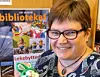 Laila Gabrielsen synes det er leit at ikke det planlagte forfatterbesøket med Evard Hoem ikke blir noe av. Men er glad for at forfatteren lover å komme om et år. Foto: Beiarn bibliotek