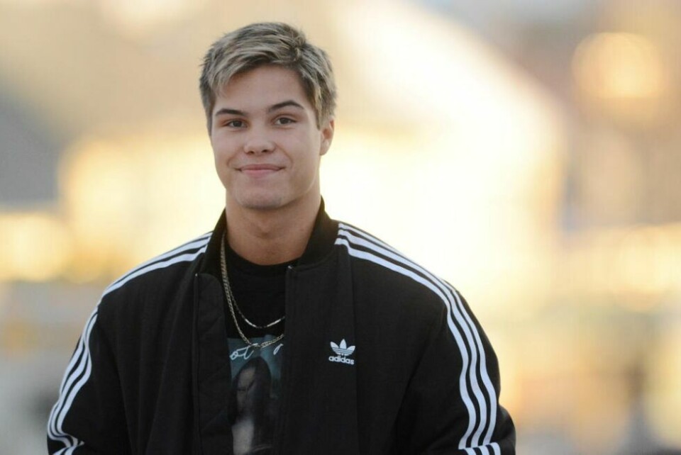 VIL GJØRE NOE SELV. Elias Fridal Trones (17) vet at det ikke skjer noe om man ikke gjør noe med det. - Jeg vil være den forskjellen i samfunnet som kan gjøre ting bedre enn de er, sier han. VIL GJØRE NOE SELV. Elias Fridal Trones (17) vet at det ikke skjer noe om man ikke gjør noe med det. - Jeg vil være den forskjellen i samfunnet som kan gjøre ting bedre enn de er, sier han. Foto: Foto: Helge Simonsen