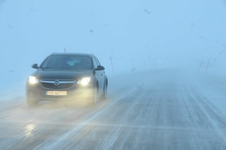 LITEN SIKT. Det er ikke rare sikte over Saltfjellet når kulingen blåser på og snøen kommer vannrett. LITEN SIKT. Det er ikke rare sikte over Saltfjellet når kulingen blåser på og snøen kommer vannrett. Foto: Arild Bjørnbakk *** Local Caption *** LITEN SIKT. Det er ikke rare sikte over Saltfjellet når kulingen blåser på og snøen kommer vannrett. Foto: Arild Bjørnbakk Foto: Arild Bjørnbakk