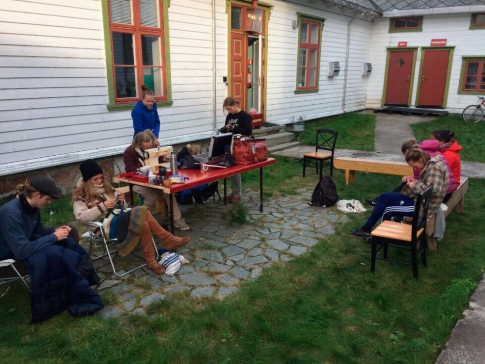 Fra hobby-ungdomsverksted i Kabelvåg. Fra hobby-ungdomsverksted i Kabelvåg.