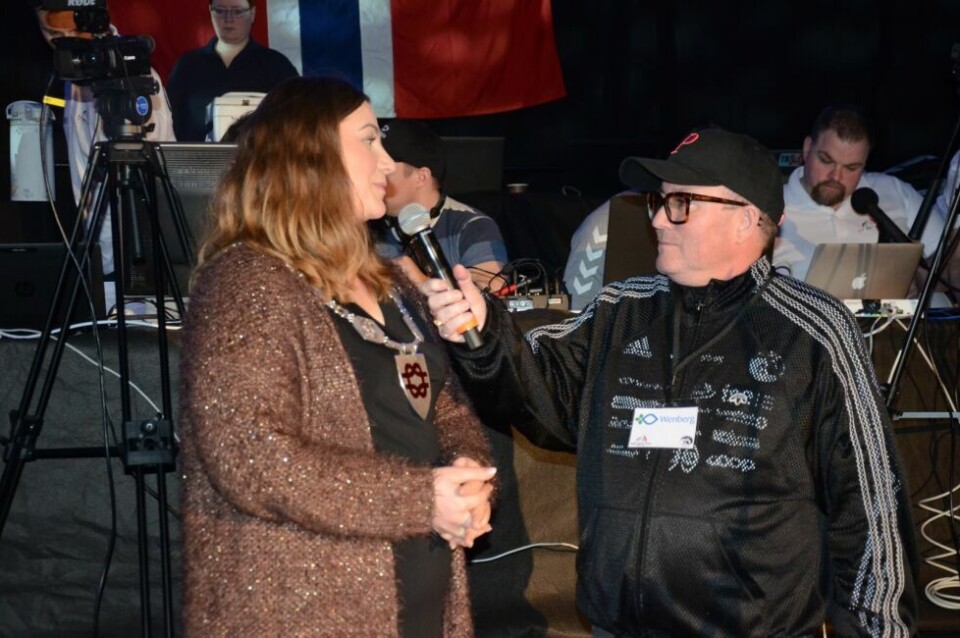 Ordfører Marlen Rendall Berg og stuntreporter Per Sundnes. Ordfører Marlen Rendall Berg og stuntreporter Per Sundnes. Foto: Espen Johansen