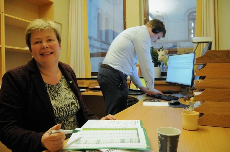 SLUTT PÅ SKJØNN. Stortingsrepresentnat Siv Mossleth mener skjønnet når det gjelder frakt av bagasje med snøskuter nå overføres til lokaldemokratiet. SLUTT PÅ SKJØNN. Stortingsrepresentnat Siv Mossleth mener skjønnet når det gjelder frakt av bagasje med snøskuter nå overføres til lokaldemokratiet. Foto: Maria Edvardsen