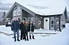 MYE PÅ HYTTA. Familien Busch/Nordstrøm er så ofte de kan på hytta i Junkerdal. Der har de bygd ny hytte i nyfeltet Gamfossen. André og Jeanette sammen med Jeanettes jenter Julie og Amalie. Til opplysning besøkte vi de i vinterferien. Foto: Sylvia Bredal