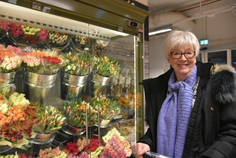 GLAD KUNDE. Svanhild Osmark var blant de første kundene da Bunnpris åpnet dørene torsdag formiddag. GLAD KUNDE. Svanhild Osmark var blant de første kundene da Bunnpris åpnet dørene torsdag formiddag. Foto: Sylvia Bredal