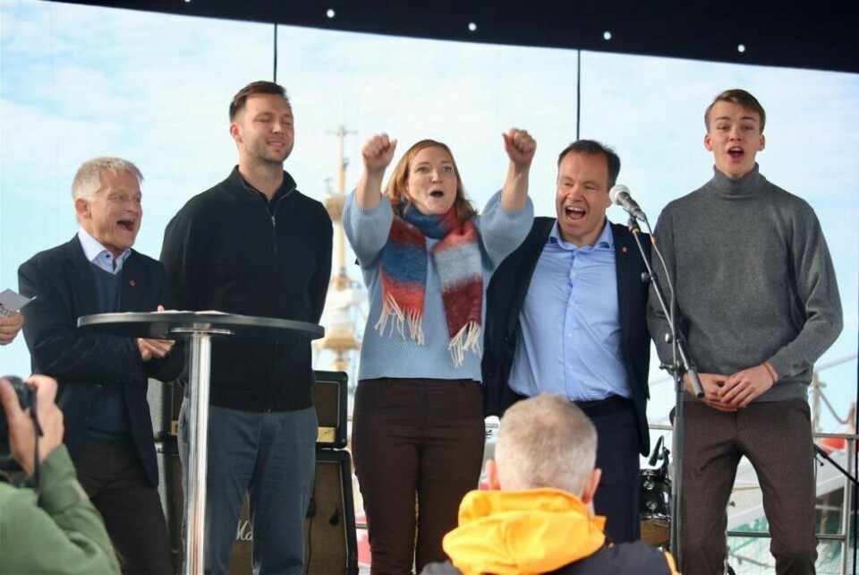 Full jubel da avgjørelsen ble annonsert om at Bodø blir Europeisk kulturhovedstad i 2024. Fra venstre kultursjef i Bodø kommune, Arne Vinje, Henrik Sand Dagfinnrud, kulturell- og kunstnerisk ansvarlig i Bodø 2024, ordfører Ida Pinnerød, fylkesrådsleder Tomas Norvoll og nestleder i Ungdommens fylkesråd i Nordland Max Hoffmann Full jubel da avgjørelsen ble annonsert om at Bodø blir Europeisk kulturhovedstad i 2024. Fra venstre kultursjef i Bodø kommune, Arne Vinje, Henrik Sand Dagfinnrud, kulturell- og kunstnerisk ansvarlig i Bodø 2024, ordfører Ida Pinnerød, fylkesrådsleder Tomas Norvoll og nestleder i Ungdommens fylkesråd i Nordland Max Hoffmann Foto: Berit Stensland