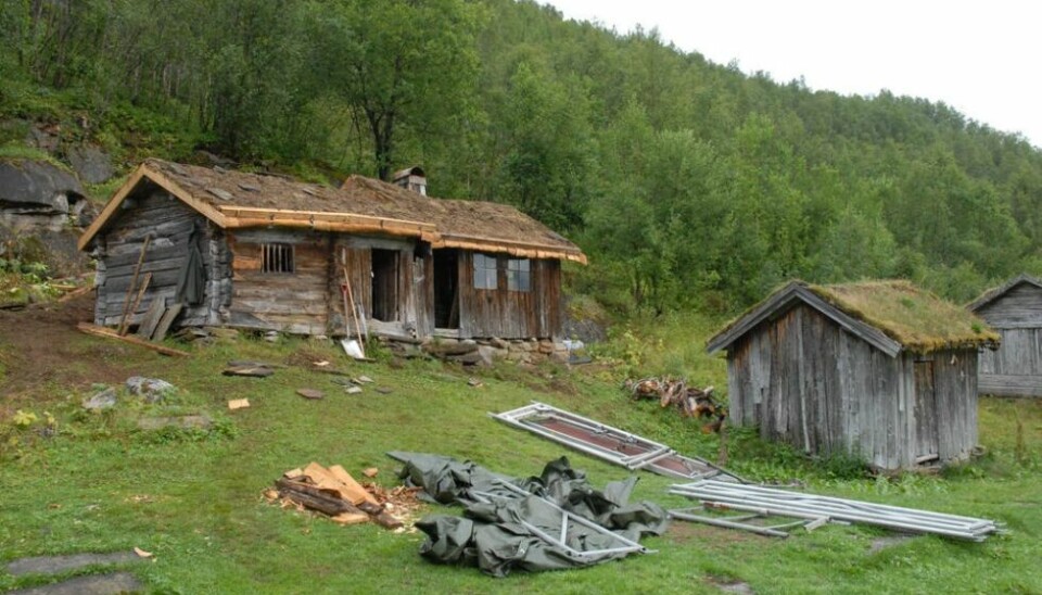 FREDET. På Husmannsplassen i Kjelvik er det flere samiske bygninger som er automatisk fredet. Her fra 2007 da bygningsvern-prosjektet i Skjerstad restaurerte blant annet Patihuset. FREDET. På Husmannsplassen i Kjelvik er det flere samiske bygninger som er automatisk fredet. Her fra 2007 da bygningsvern-prosjektet i Skjerstad restaurerte blant annet Patihuset. Foto: Foto: Eva S. Winther