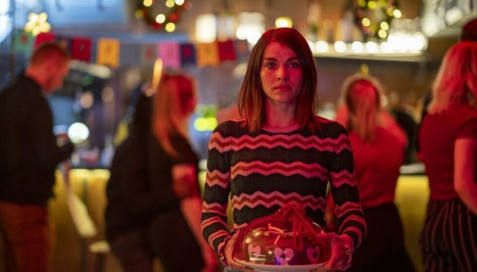 Ida Elise Broch spiller hovedrollen som den single Johanne som lyver på seg en kjæreste som hun skal ta med hjem til jul. Ida Elise Broch spiller hovedrollen som den single Johanne som lyver på seg en kjæreste som hun skal ta med hjem til jul. Foto: Netflix
