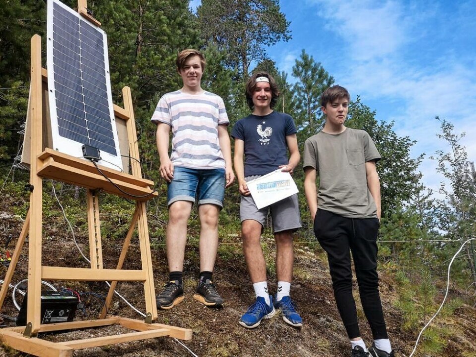 SOLCELLE. Fra venstre Mathias Myhre, Håkon Amundsen og Adrian Jansen jobbet blant annet med solcelleteknologi under Teknouka. SOLCELLE. Fra venstre Mathias Myhre, Håkon Amundsen og Adrian Jansen jobbet blant annet med solcelleteknologi under Teknouka. Foto: Alle bilder: Robert Jentoft