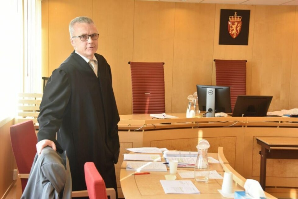 FRA RETTSMØTE. Øystein Hansen har ført saken for kvinnen som opplevde omsorgsvikt og mobbing i oppvekst, og som mener at kommunen burde ha grepet inn. Spørsmålet i rettsmøtet dreide seg om saken var foreldet. FRA RETTSMØTE. Øystein Hansen har ført saken for kvinnen som opplevde omsorgsvikt og mobbing i oppvekst, og som mener at kommunen burde ha grepet inn. Spørsmålet i rettsmøtet dreide seg om saken var foreldet. Foto: Sylvia Bredal