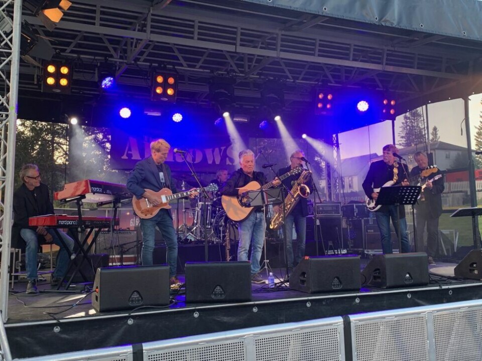 The Arrows koste seg på lillescenen. The Arrows koste seg på lillescenen. Foto: Espen Johansen