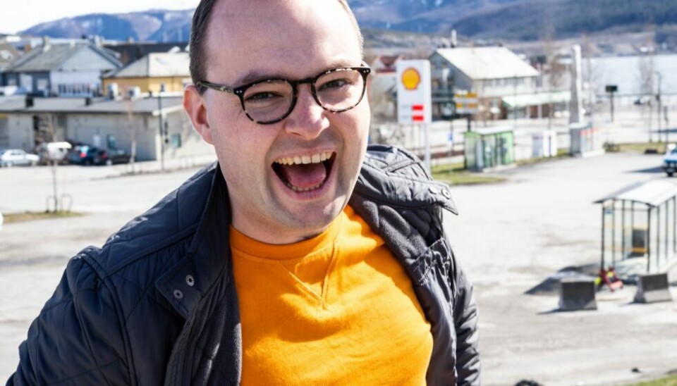 I NORDLAND. Generalsekretær i AUF Sindre Lysø er offensiv på vegne av Arbeiderpartiet, og har satt i gang valgkampen. Han har vært på Fauske for å snakke med unge velgere om garantiordning for å sikre yrkesskoleelever lærlingeplass. I NORDLAND. Generalsekretær i AUF Sindre Lysø er offensiv på vegne av Arbeiderpartiet, og har satt i gang valgkampen. Han har vært på Fauske for å snakke med unge velgere om garantiordning for å sikre yrkesskoleelever lærlingeplass. Foto: Tarjei Abelsen