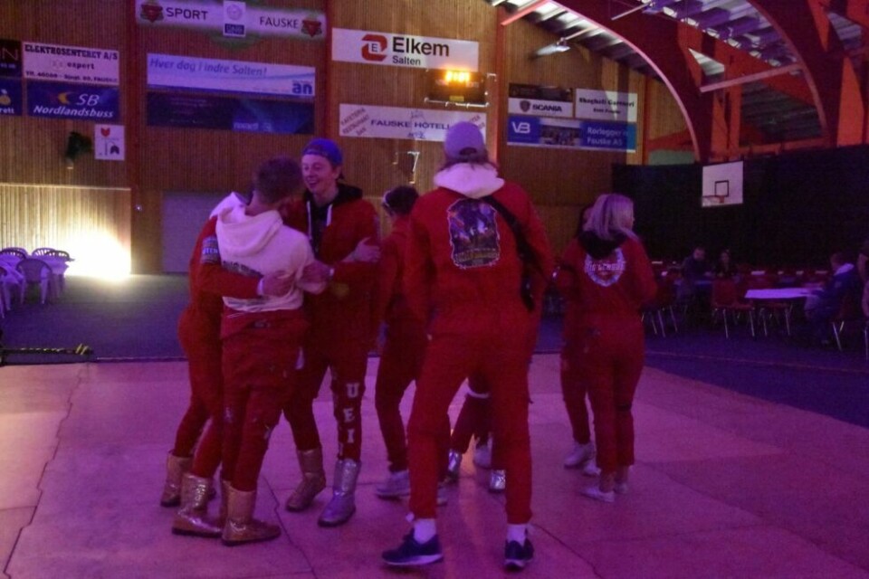Russen danser gjerne Russen danser gjerne