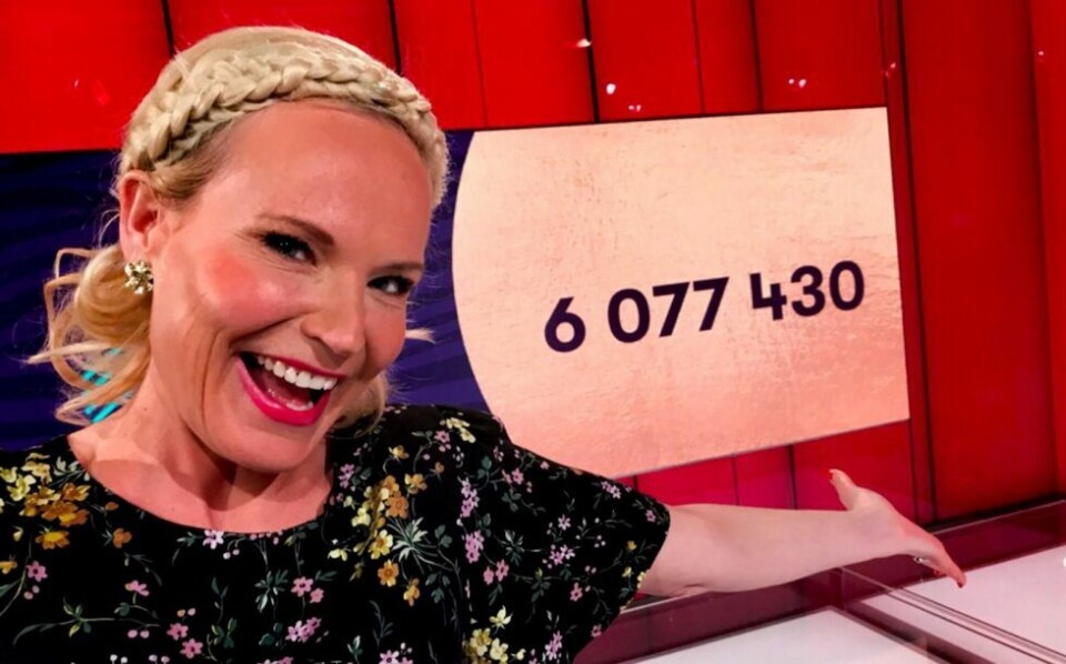 DELTE UT. Programleder for Lotto, Ingeborg Myhre kunne dele ut over seks millioner kroner til en mann fra Beiarn. DELTE UT. Programleder for Lotto, Ingeborg Myhre kunne dele ut over seks millioner kroner til en mann fra Beiarn. Foto: Norsk Tipping
