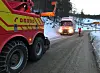 DAGLIGDAGS. At utenlandske vogntog setter seg fast på norske vinterveier, er nærmest dagligdags. Her ser vi Rognan bilberging i aksjon med å berge et polsk vogntog. Arkivfoto: Frode Aronsen