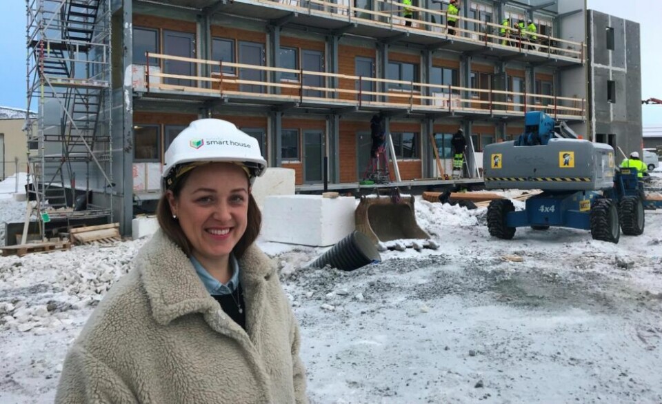 ENTREPRENØREN DRO. Leilighetene i Marmorveien var nesten ferdig da entreprenøren pakket sammen og forlot tomta. Bildet er tatt under byggingen, som startet i desember i fjor. Prosjektleder Mari Karadas sier at de jobber på spreng for å finne en ny aktør. ENTREPRENØREN DRO. Leilighetene i Marmorveien var nesten ferdig da entreprenøren pakket sammen og forlot tomta. Bildet er tatt under byggingen, som startet i desember i fjor. Prosjektleder Mari Karadas sier at de jobber på spreng for å finne en ny aktør. Foto: Frank Øvrewall