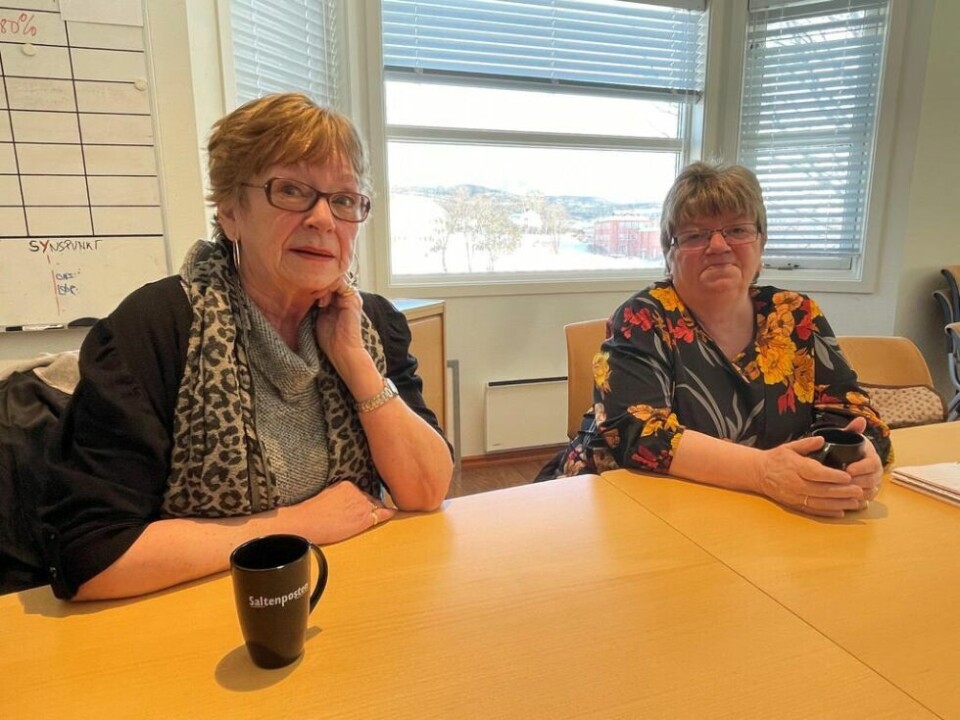 REAGERER. Marianne Sakariassen (t.v.) og Eva Kristiansen er henholdsvis leder og nestleder i pensjonsitforeningen på Fauske. De reagerer på de økte utgiftene som de eldre påføres etter kutt i kommunal drift. REAGERER. Marianne Sakariassen (t.v.) og Eva Kristiansen er henholdsvis leder og nestleder i pensjonsitforeningen på Fauske. De reagerer på de økte utgiftene som de eldre påføres etter kutt i kommunal drift. Foto: Helge Simonsen