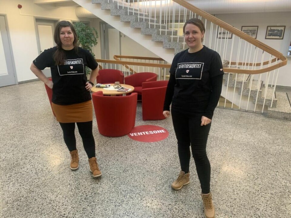 FORTSETTER. Lena Holmstrøm og Mariell Hansen Skogen er glade for at pilotprosjektet med Fritidskortet forsetter i Fauske inn i 2022. Totalt er det 1.275 barn og unge som kan få 800 kroner i halvåret å bruke på fritidstilbud. FORTSETTER. Lena Holmstrøm og Mariell Hansen Skogen er glade for at pilotprosjektet med Fritidskortet forsetter i Fauske inn i 2022. Totalt er det 1.275 barn og unge som kan få 800 kroner i halvåret å bruke på fritidstilbud. Foto: Espen Johansen