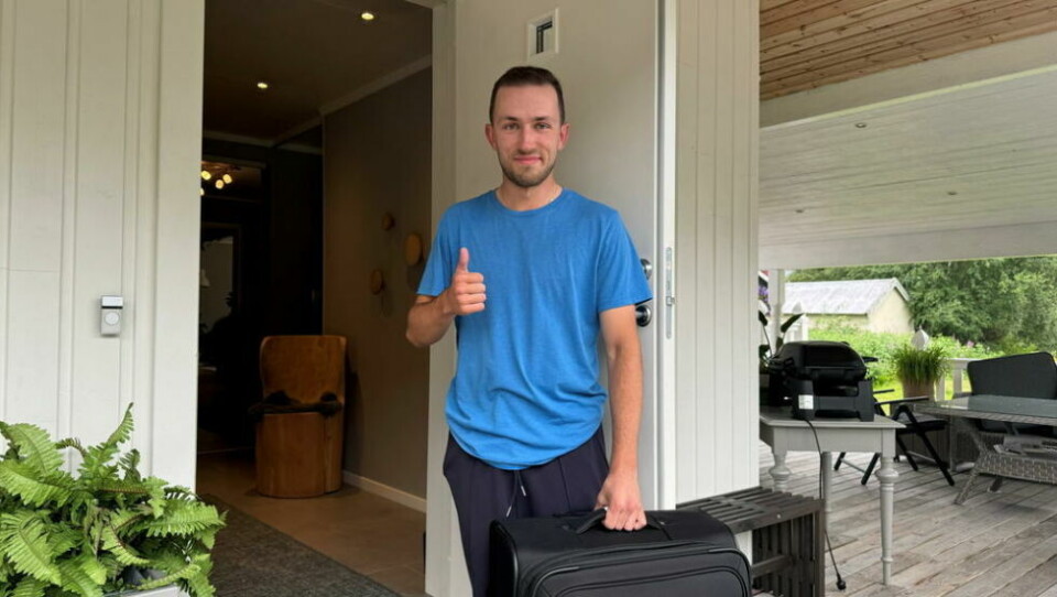 PÅ EVENTYR. Herman Monssen Furumo (20) pakket torsdag kofferten hjemme på Rognan, og la ut på turen som skal ta han til South Carolina i USA. Der skal han kombinere fotball og studier på College. - Alt har skjedd veldig fort, men et godt tilbud og en sånn mulighet må man jo ta, og bare gjøre det beste man kan ut av, sier Fauske/Sprint-spilleren fra Saltdal. PÅ EVENTYR. Herman Monssen Furumo (20) pakket torsdag kofferten hjemme på Rognan, og la ut på turen som skal ta han til South Carolina i USA. Der skal han kombinere fotball og studier på College. - Alt har skjedd veldig fort, men et godt tilbud og en sånn mulighet må man jo ta, og bare gjøre det beste man kan ut av, sier Fauske/Sprint-spilleren fra Saltdal. Foto: Helge Simonsen