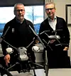 SPENNENDE SAMARBEID. ISE med Odd Emil Ingebrigtsen (t.h.) har nå inngått et samarbeid med selskapet Norut som Geir Wiik representerer om bruk av droner blant annet i kontroll av linjenett. Foto: Arild Bjørnbakk