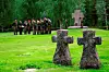MINNESMARKERING. Hit skal både kongen og de andre besøkende under markeringen. Her avsluttet i 2012 tolv tyske soldater vedlikeholdsarbeid på gravplassen. Arkivfoto: Matthias Streit