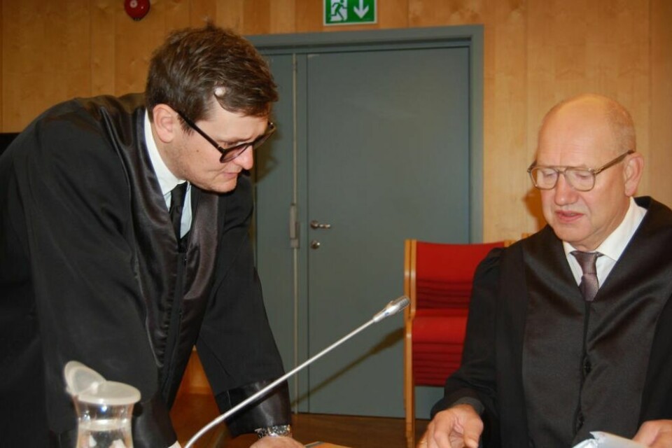 OMFATTENDE SAK. Aktor i saken er politiadvokat Gaute Rydmark (t.v.), mens advokat Finn Ove Smith forsvarer 25-åringen fra Indre Salten. OMFATTENDE SAK. Aktor i saken er politiadvokat Gaute Rydmark (t.v.), mens advokat Finn Ove Smith forsvarer 25-åringen fra Indre Salten. Foto: Stig Bjørnar Karlsen