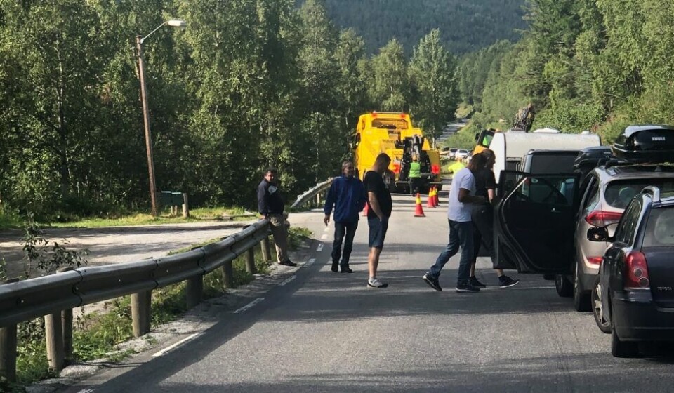 BERGINGSBIL. En gravemaskin veltet på Storjord i Saltdal fredag. BERGINGSBIL. En gravemaskin veltet på Storjord i Saltdal fredag. Foto: Loke Braseth-Gulliksen