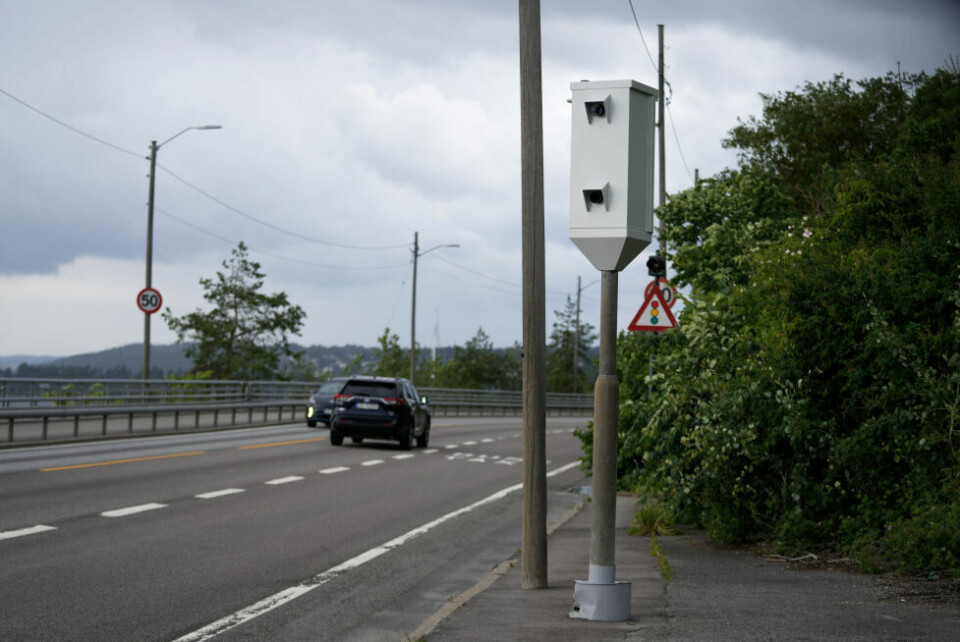 Over 42.000 bilførere fikk forenklet forelegg etter å ha passert en fotoboks de første seks månedene av året. Over 42.000 bilførere fikk forenklet forelegg etter å ha passert en fotoboks de første seks månedene av året. Foto: Terje Bendiksby / NTB