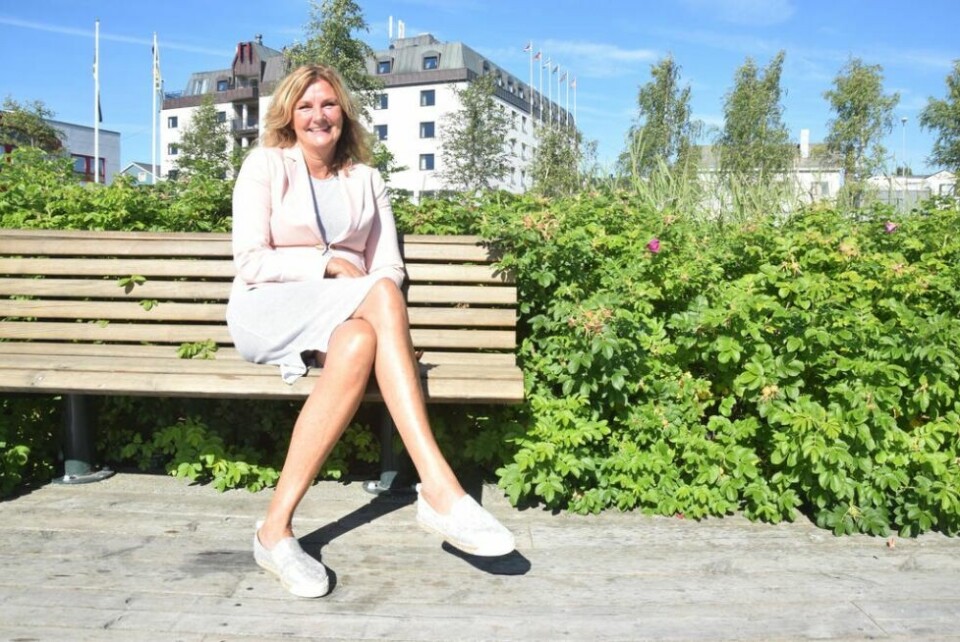 BLOMSTRER. Hotelldirektør på Scandic Fauske, Trine Nøvik er strålende fornøyd med at hotelldriften blomstrer over all forventning i juni og juli. - Det gir jo ringvirkninger for hele Fauske, sier hun. Arkivfoto: Sylvia Bredal BLOMSTRER. Hotelldirektør på Scandic Fauske, Trine Nøvik er strålende fornøyd med at hotelldriften blomstrer over all forventning i juni og juli. - Det gir jo ringvirkninger for hele Fauske, sier hun. Arkivfoto: Sylvia Bredal