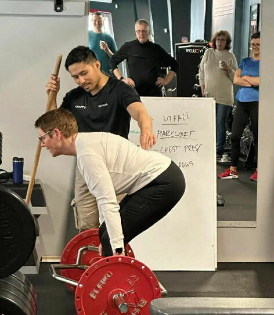 RIKTIG. Trener man riktig gir det god effekt, og flere fikk gode råd fra instruktør Marriel om både teknikk, belastning og repetisjoner. RIKTIG. Trener man riktig gir det god effekt, og flere fikk gode råd fra instruktør Marriel om både teknikk, belastning og repetisjoner. Foto: Rapida