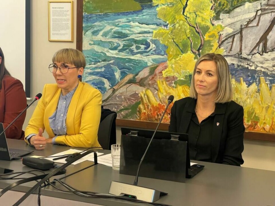 VEIEN VIDERE. Kommunedirektør Ellen Beate Lundberg (t.v.) og May-Britt Pedersen Delbekk, stabsleder for økonomi og virksomhetsleder, la fram budsjettet for 2024 i Fauske kommune tilbake i november i fjor. VEIEN VIDERE. Kommunedirektør Ellen Beate Lundberg (t.v.) og May-Britt Pedersen Delbekk, stabsleder for økonomi og virksomhetsleder, la fram budsjettet for 2024 i Fauske kommune tilbake i november i fjor. Foto: Helge Simonsen