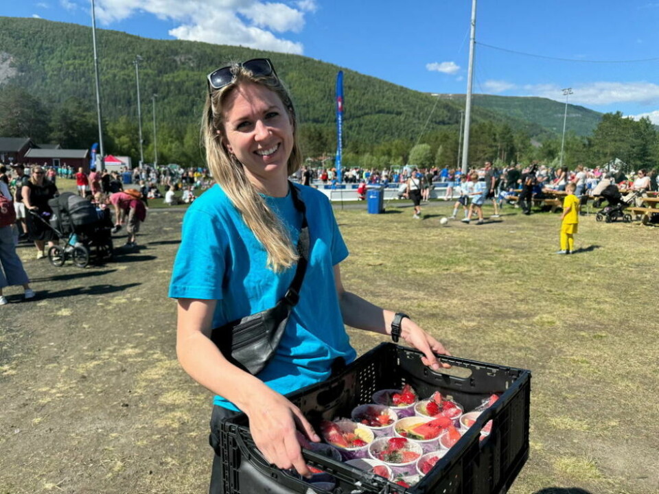 FORNØYD. Turneringsleder Inger Lovise Knoph kunne bare gå rundt å smile under folkefesten på Dragefossen stadion. FORNØYD. Turneringsleder Inger Lovise Knoph kunne bare gå rundt å smile under folkefesten på Dragefossen stadion. Foto: Helge Simonsen