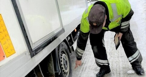 - Defekt topplys og sprekk i bremse-skivene