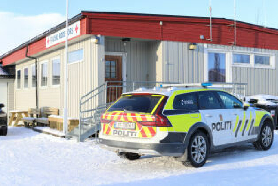 Går ut med navn og bilde av savnede