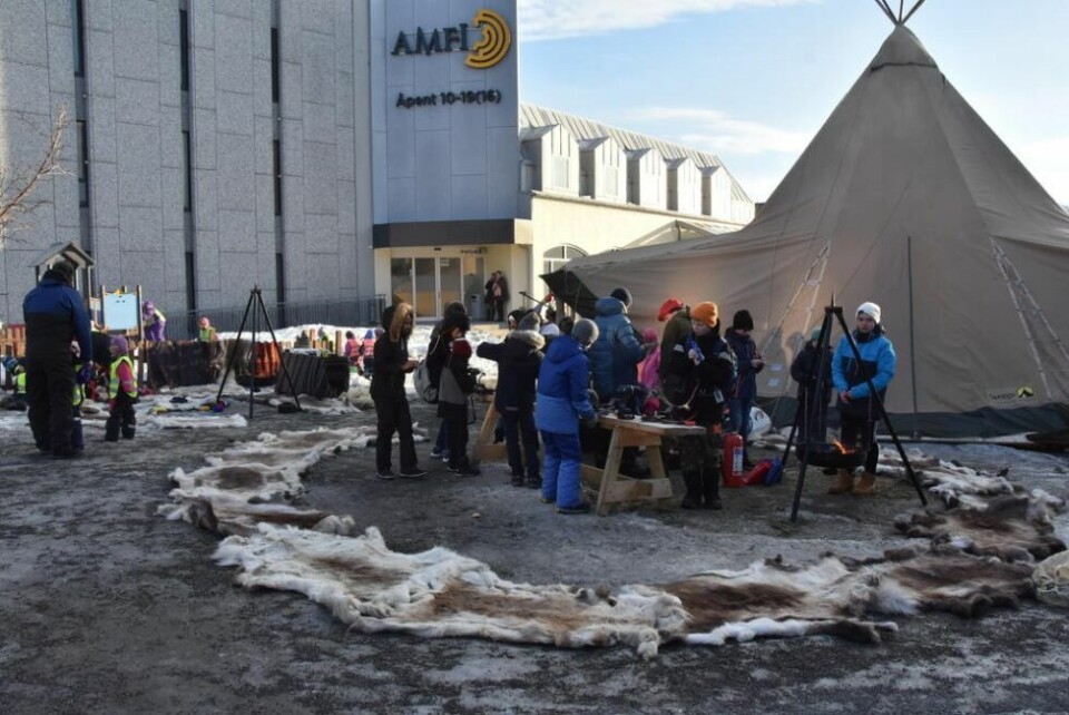 FIKK PENGER. Arrangøren av samiske dager på Fauske til neste år har fått tilskudd fra fylket. Her fra en tidligere markering i sentrum. Arkivfoto FIKK PENGER. Arrangøren av samiske dager på Fauske til neste år har fått tilskudd fra fylket. Her fra en tidligere markering i sentrum. Arkivfoto