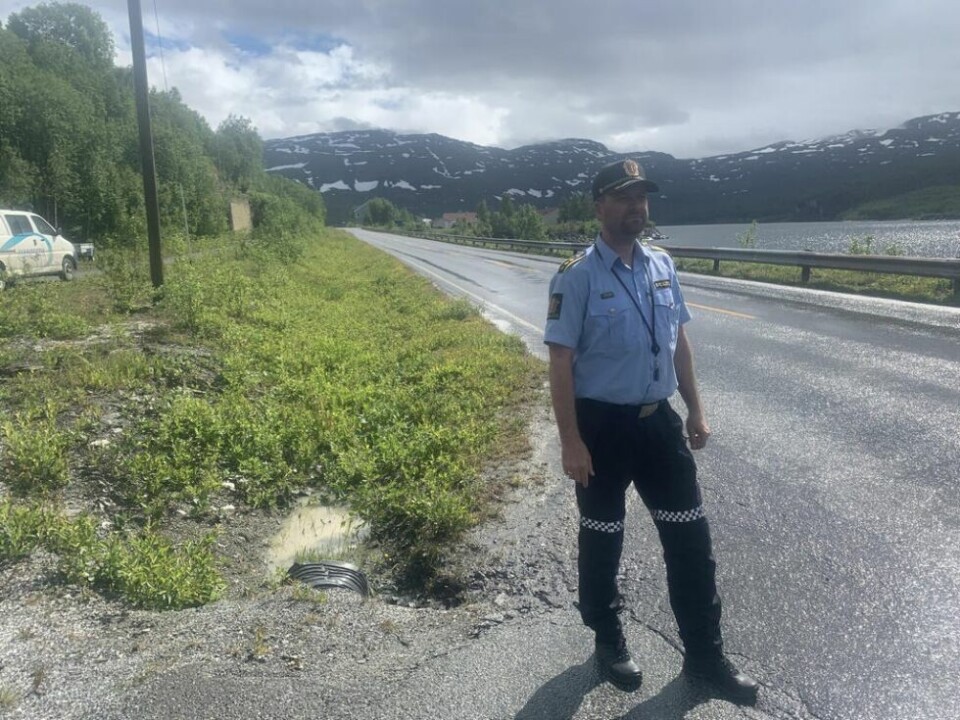 SIKKERHET. Lensmann Ronny Borge er takknemlig for at Nordland Fylkeskommune har spandert ny asfalt på Fylkesvei 830 mellom Finneid og Sulitjelma. Men han ønsker seg blant annet bedre belysning i tunnelene, mobildekning på strekningen og bedre autovern. SIKKERHET. Lensmann Ronny Borge er takknemlig for at Nordland Fylkeskommune har spandert ny asfalt på Fylkesvei 830 mellom Finneid og Sulitjelma. Men han ønsker seg blant annet bedre belysning i tunnelene, mobildekning på strekningen og bedre autovern. Foto: Espen Johansen (Arkiv)