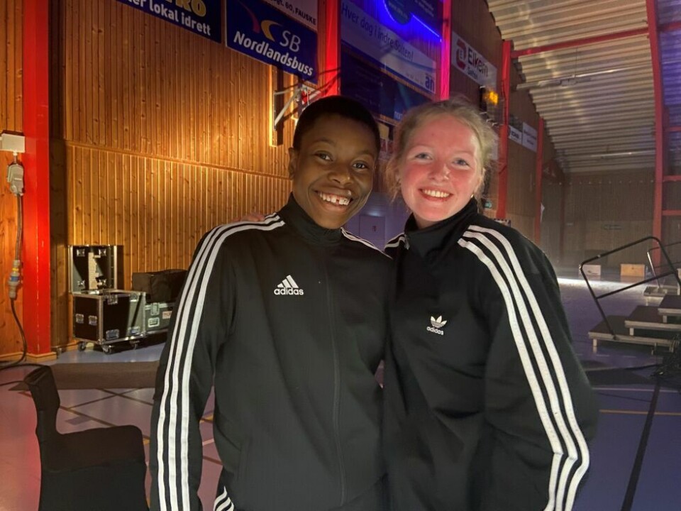 TO GODE VENNER. Gabriel (16) og Linnea Viola (15) er to gode venner fra Rognan som danser Hip hop med Dans Fauske. TO GODE VENNER. Gabriel (16) og Linnea Viola (15) er to gode venner fra Rognan som danser Hip hop med Dans Fauske. Foto: Lise Ailin Rosvoll Berntzen