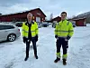 - VIKTIG FOR OSS. Avdelingsleder montasje i Dragefossen AS, Kjell-Espen Sivertsen (t.v.) er glad for at bedriften sikrer framtidig arbeidskraft gjennom lærlinger som Tobias Nystad, som nå har fast jobb i bedriften. Foto: Helge