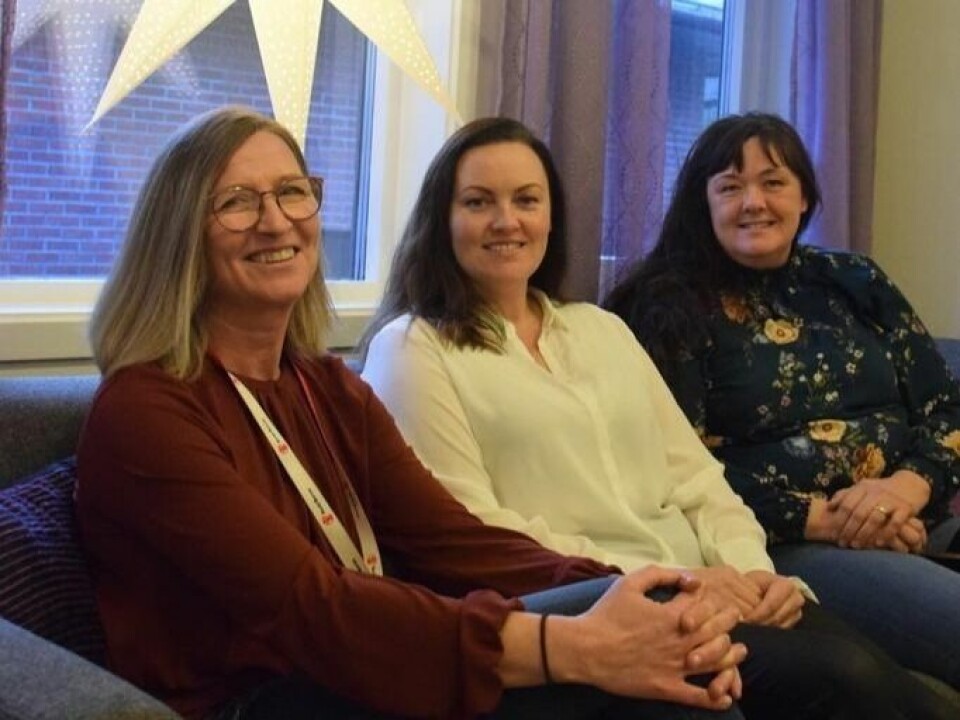 ØNSKER VELKOMMEN. Fra venstre Berill Dåbakk, Sissel Laksosnes Olsen og Trude Zahlsen er de du først og fremst kan treffe på helsestasjonen for ungdom annenhver torsdag. ØNSKER VELKOMMEN. Fra venstre Berill Dåbakk, Sissel Laksosnes Olsen og Trude Zahlsen er de du først og fremst kan treffe på helsestasjonen for ungdom annenhver torsdag. Foto: Eva S. Winther