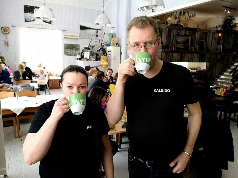 NYTT. Linn Jeanette Meyer og Sverre Breivik på Kaleido gleder seg over at kafeen åpner igjen onsdag 27. mai. Bildet er tatt i en annen anledning. NYTT. Linn Jeanette Meyer og Sverre Breivik på Kaleido gleder seg over at kafeen åpner igjen onsdag 27. mai. Bildet er tatt i en annen anledning. Foto: Tarjei Abelsen
