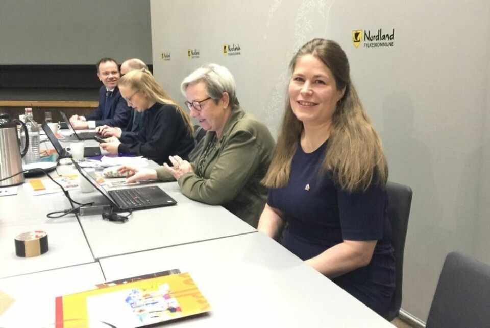 Linda Haukland håper næringslivsfolk vil benytte seg av hjelpetelefonen som fylkeskommunen oppretter på mandag. Her frafylkestinget i Mo. Linda Haukland håper næringslivsfolk vil benytte seg av hjelpetelefonen som fylkeskommunen oppretter på mandag. Her frafylkestinget i Mo.Foto: Trond-Erlend Willassen Foto: Trond-Erlend Willassen