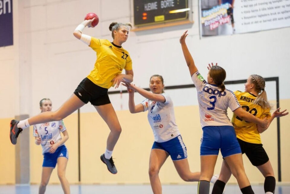 SKYTTER. Ingen scoret mer i avdelingen Junkeren spilte i enn Stine Midtgård fra Rognan. Den 185 cm høye bakspilleren dunket inn 69 mål på ni kamper. SKYTTER. Ingen scoret mer i avdelingen Junkeren spilte i enn Stine Midtgård fra Rognan. Den 185 cm høye bakspilleren dunket inn 69 mål på ni kamper. Foto: Tommy Pettersen