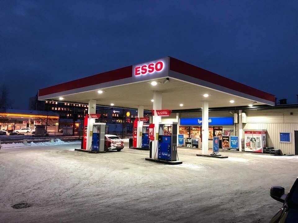 I april kan Anders Leier omtale Esso på Fauske som 'sin'. Han gleder seg enormt til å ta over og være en servicemann for bilistene langs E6. I april kan Anders Leier omtale Esso på Fauske som 'sin'. Han gleder seg enormt til å ta over og være en servicemann for bilistene langs E6. Foto: Anders Leier