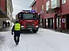 NØDETATER. Alle nødetater har rykket ut. Det skal ikke være noen personer igjen inne i bygningen. Foto: Helge Simonsen