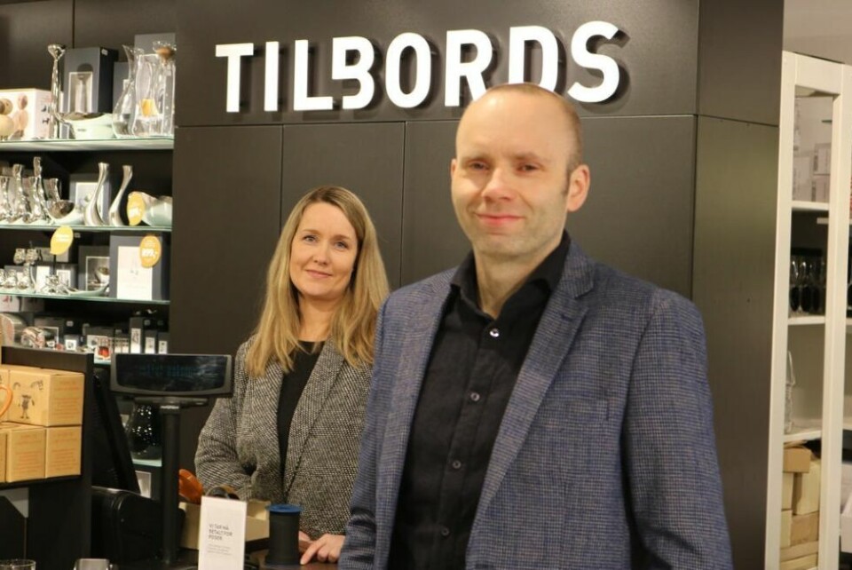 BRA UTVIKLING. Eierne Tom Erik Pedersen og Kathrine Pedersen synes butikken har fått et bra løft etter at de byttet lokaler 21. oktober. BRA UTVIKLING. Eierne Tom Erik Pedersen og Kathrine Pedersen synes butikken har fått et bra løft etter at de byttet lokaler 21. oktober. Foto: Grete Elisabeth Nomeland