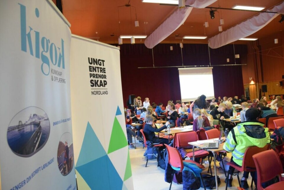 PÅ STRAUMEN. Rundt 200 skoleelever fra Sørfold og Nord-Salten var samlet til marin innovasjonscamp i regi av Ungt Entreprenørskap Nordland og Kigok (Kunnskapssenteret i Gildeskål/Opplæringskontoret for fiskerifag i Midtre Nordland). PÅ STRAUMEN. Rundt 200 skoleelever fra Sørfold og Nord-Salten var samlet til marin innovasjonscamp i regi av Ungt Entreprenørskap Nordland og Kigok (Kunnskapssenteret i Gildeskål/Opplæringskontoret for fiskerifag i Midtre Nordland).