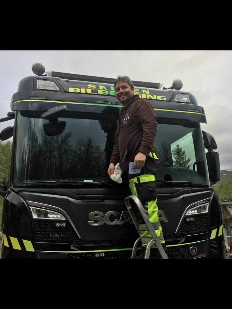 NOK Å GJØRE. Stefan Esaiassen i Salten Bilberging har merket en oppgang i altall oppdrag etter at de ble alene om markedet i Indre Salten. NOK Å GJØRE. Stefan Esaiassen i Salten Bilberging har merket en oppgang i altall oppdrag etter at de ble alene om markedet i Indre Salten. Foto: Stefan Esaiassen