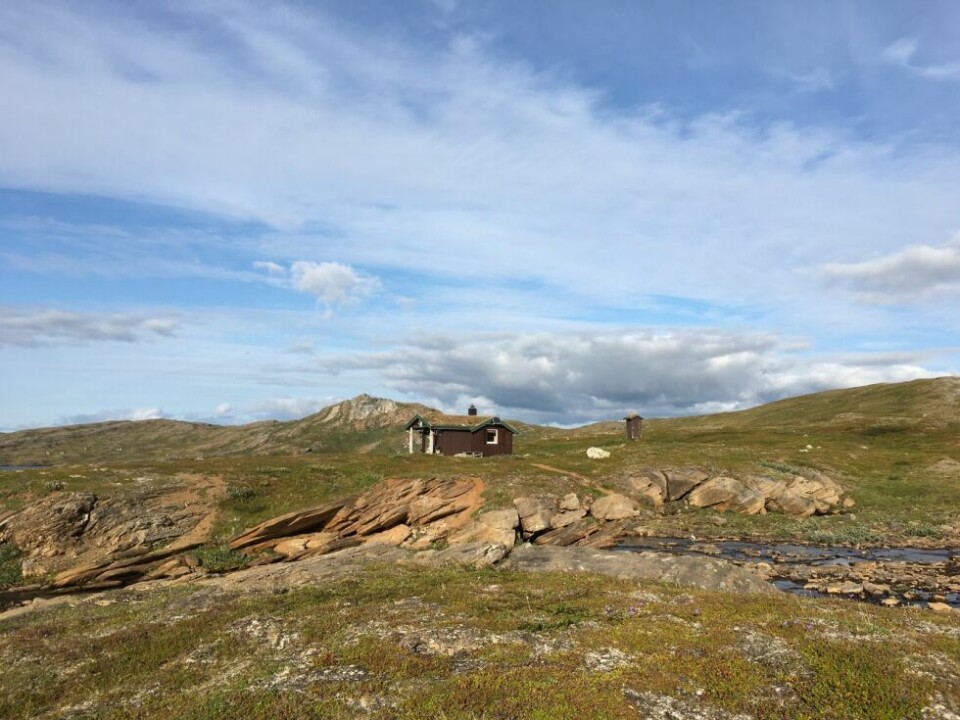Hessihomphytta på Saltfjellet er en av flere hytter man kan leie gjennom lokale jeger- og fiskerforeninger. Hessihomphytta på Saltfjellet er en av flere hytter man kan leie gjennom lokale jeger- og fiskerforeninger. Foto: Eva S. Winther